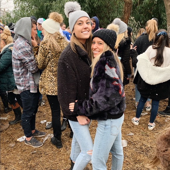 Meet your Posher, Hannah - Picture 3 of 4